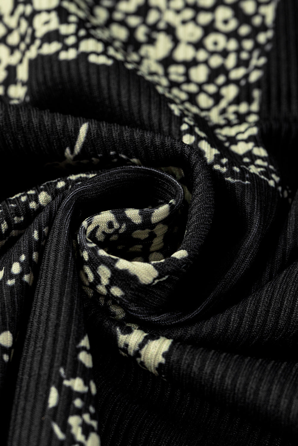 Black Plus Size Cheetah Print Puff Sleeve Ruffle Mini Dress